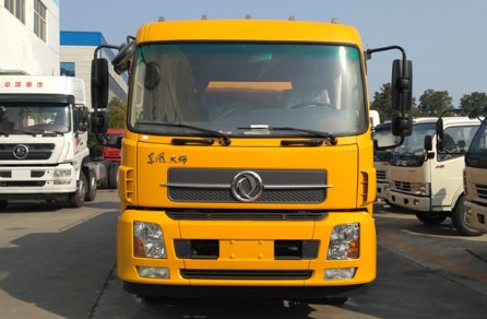 多功能灑水車參數(shù)_12方東風(fēng)天錦農(nóng)藥噴灑車廠家價格3