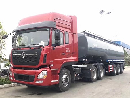 東風(fēng)天龍6X4驅(qū)動(dòng)半掛牽引車(chē)圖片 東風(fēng)天龍6X4驅(qū)動(dòng)半掛牽引車(chē)圖片