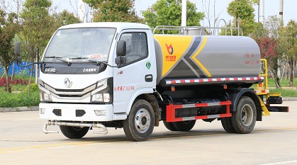 東風(fēng)多利卡灑水車前臉
